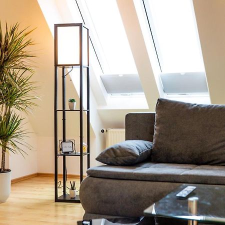 Moderne Dachgeschosswohnung - Parkplatz - Netflix Кобург Экстерьер фото