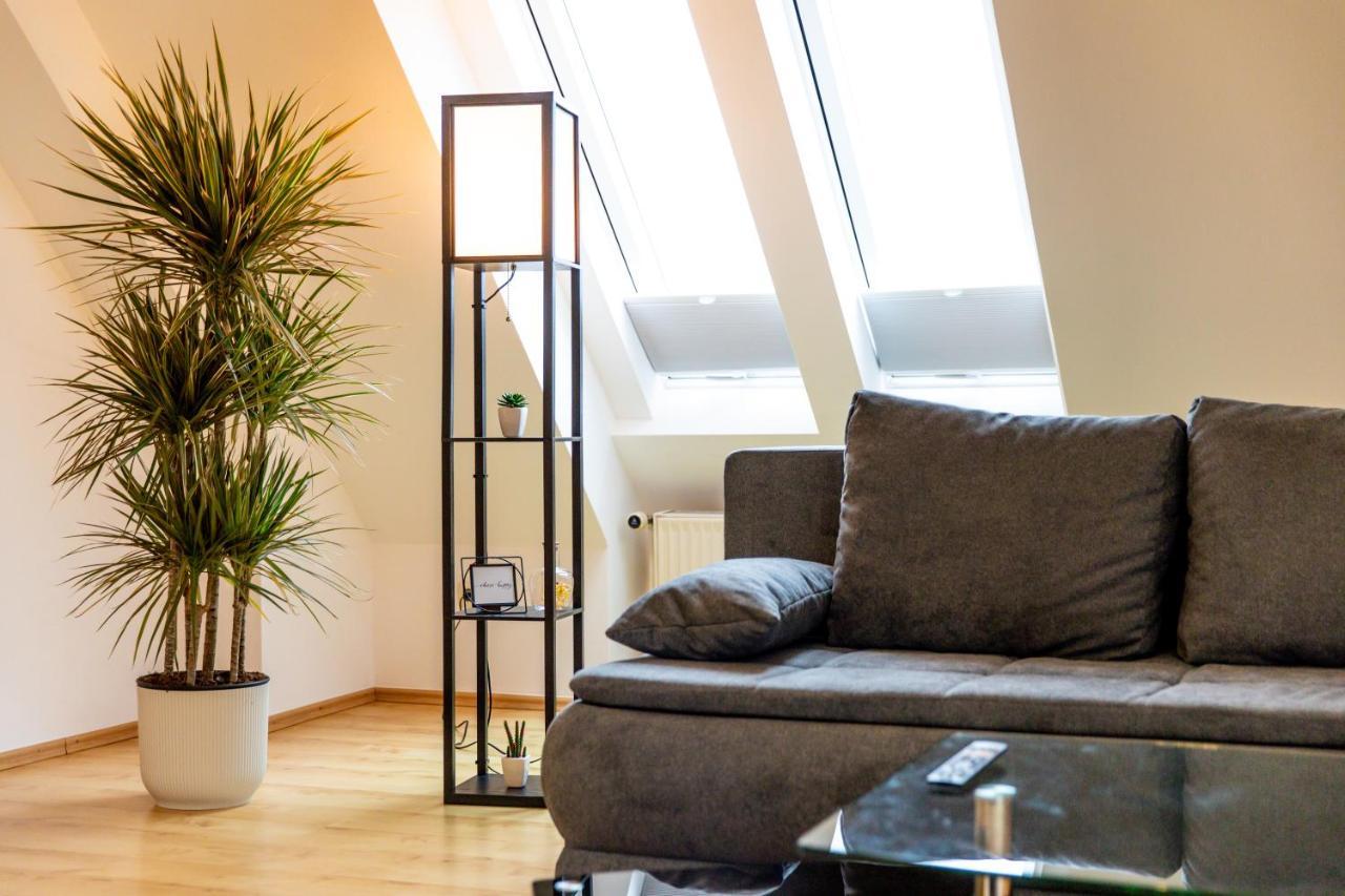 Moderne Dachgeschosswohnung - Parkplatz - Netflix Кобург Экстерьер фото